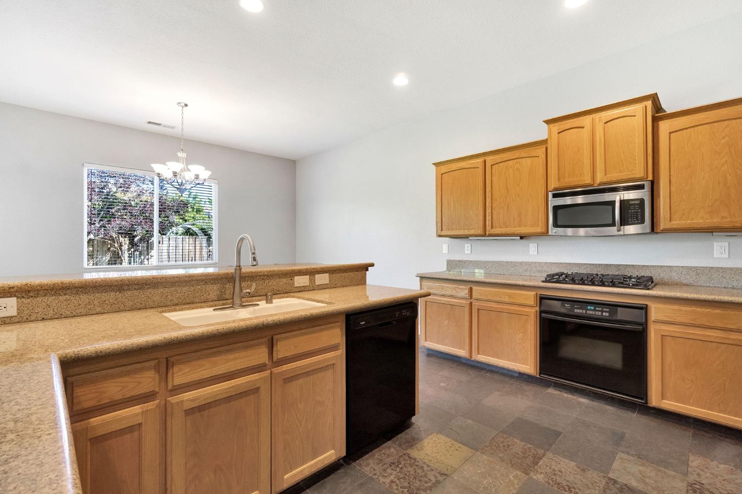 2852 Geary Ave, Sanger, CA 93657