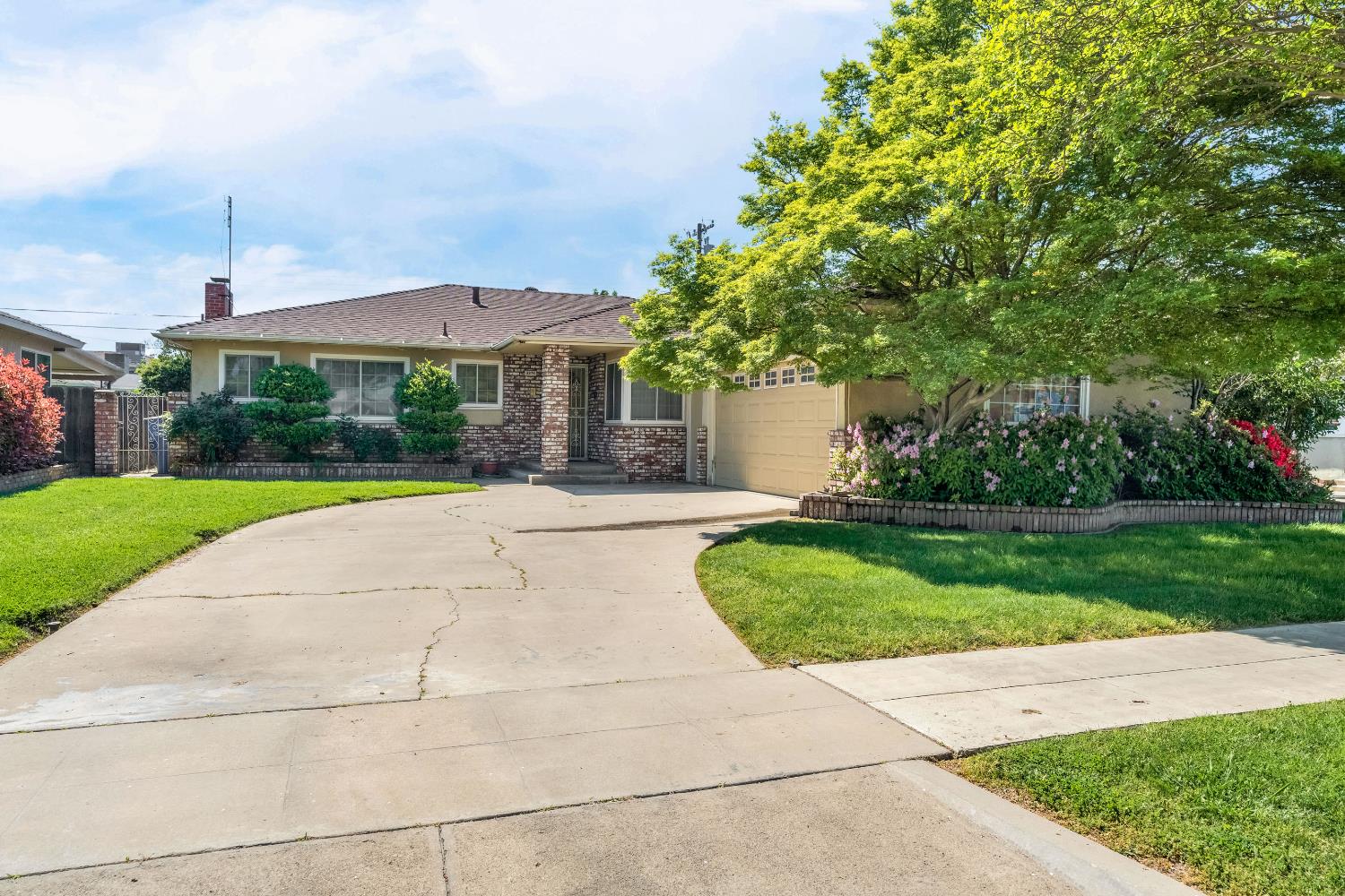 3376 E Richert, Fresno, CA 93726