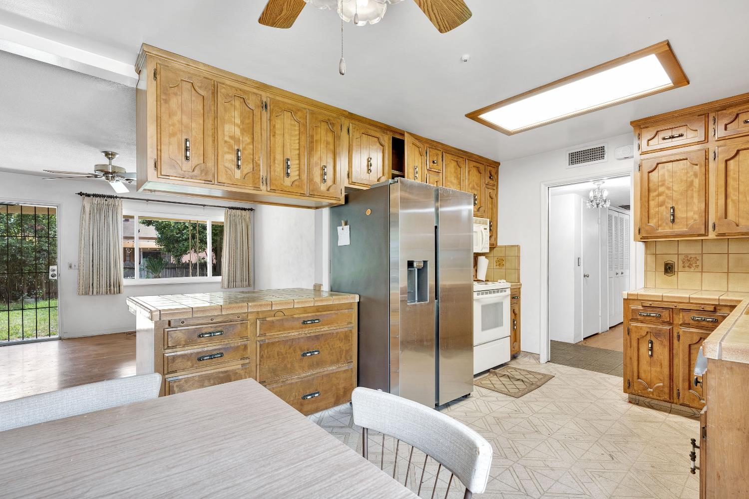 3376 E Richert, Fresno, CA 93726