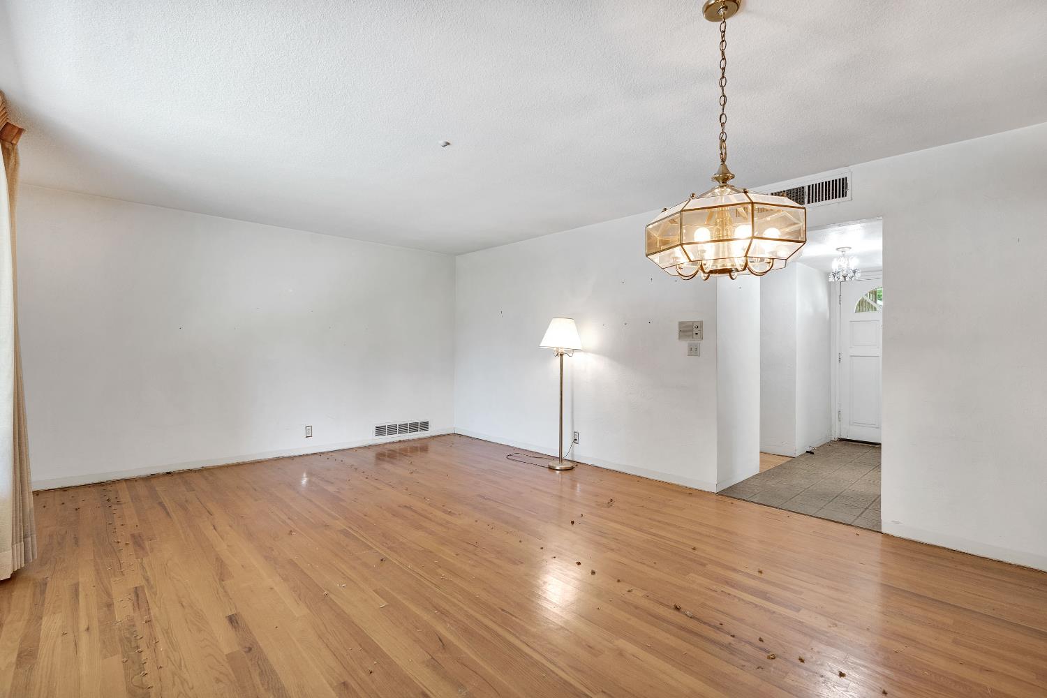 3376 E Richert, Fresno, CA 93726