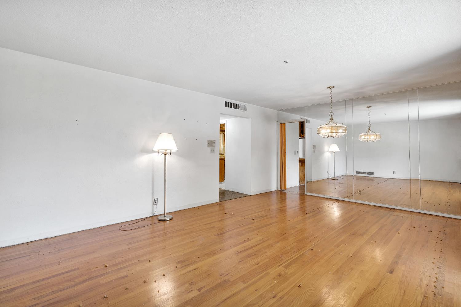 3376 E Richert, Fresno, CA 93726