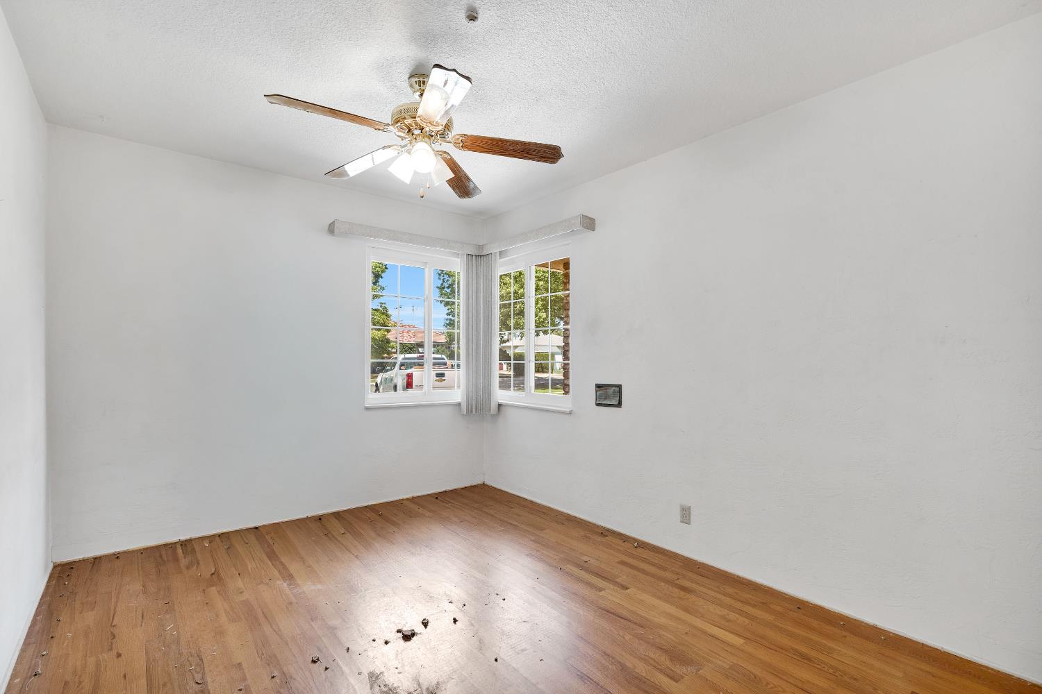 3376 E Richert, Fresno, CA 93726