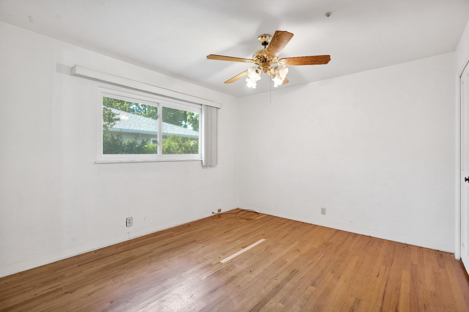 3376 E Richert, Fresno, CA 93726