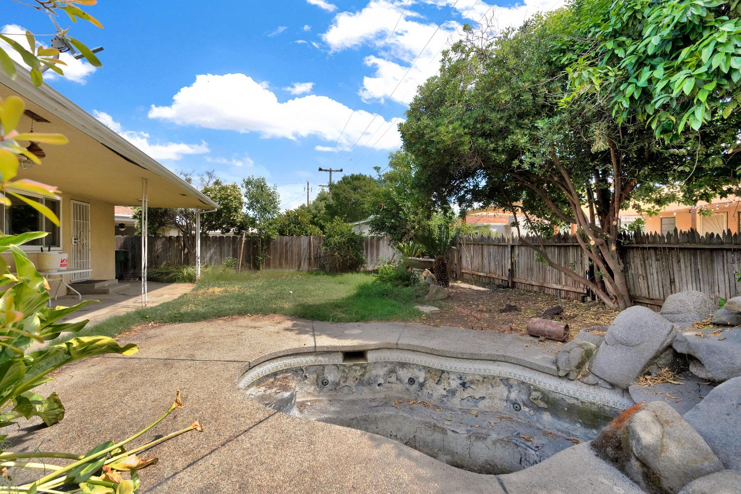 3376 E Richert, Fresno, CA 93726