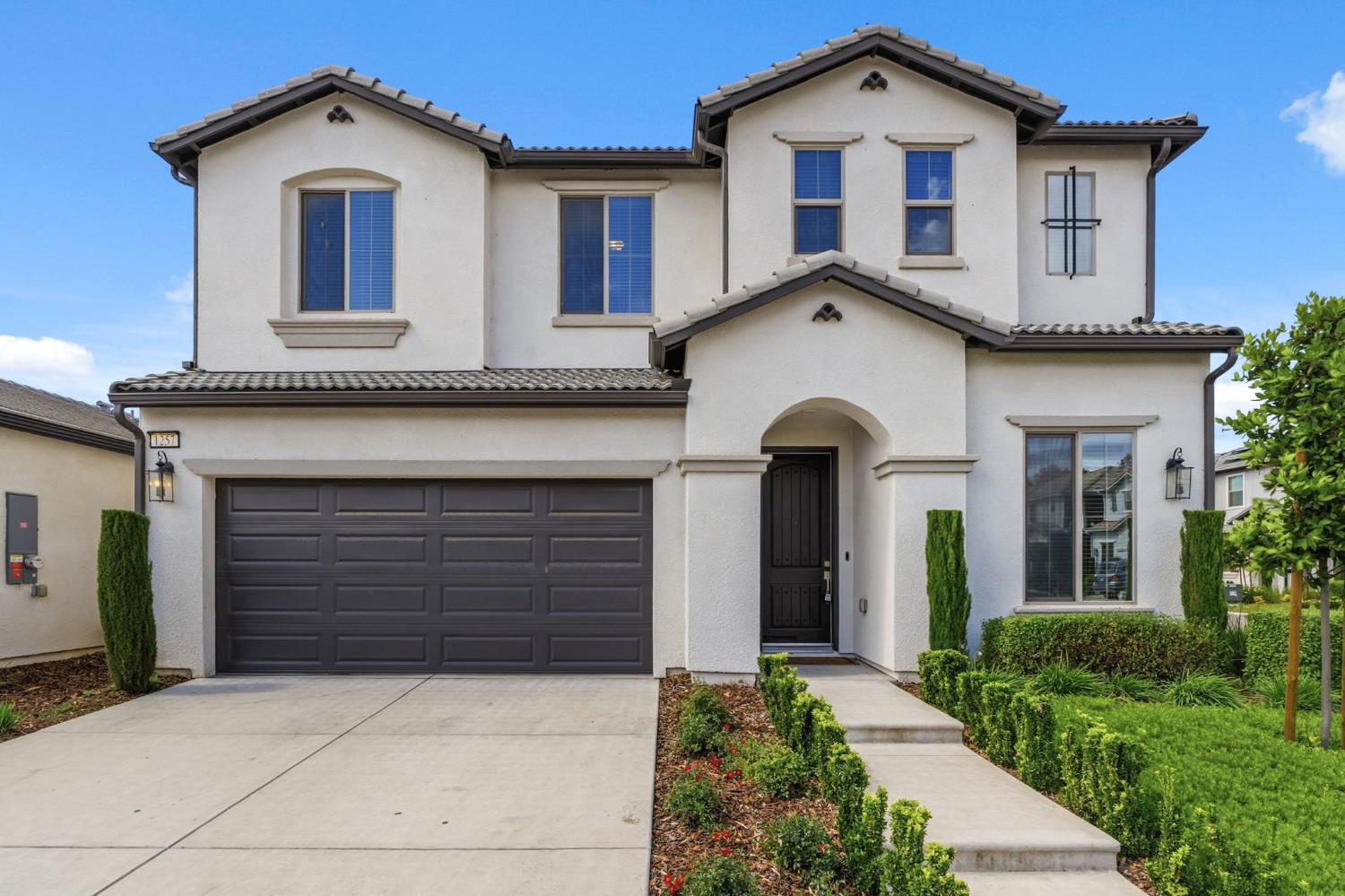 1257 E Via Ulivo, Fresno, CA 93730