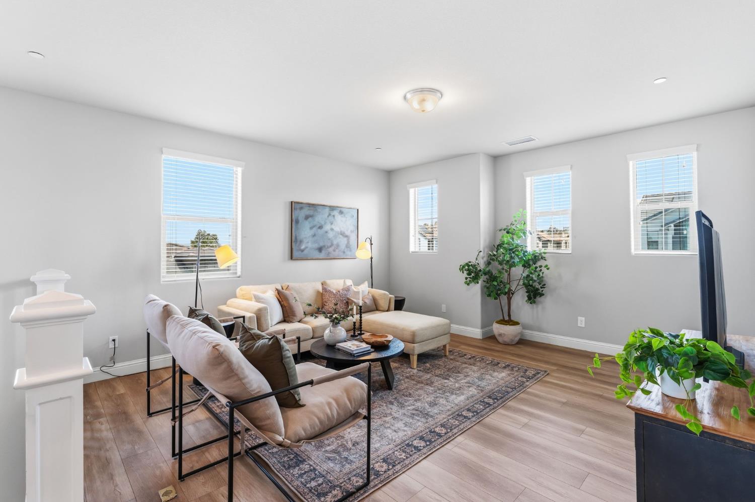 1257 E Via Ulivo, Fresno, CA 93730