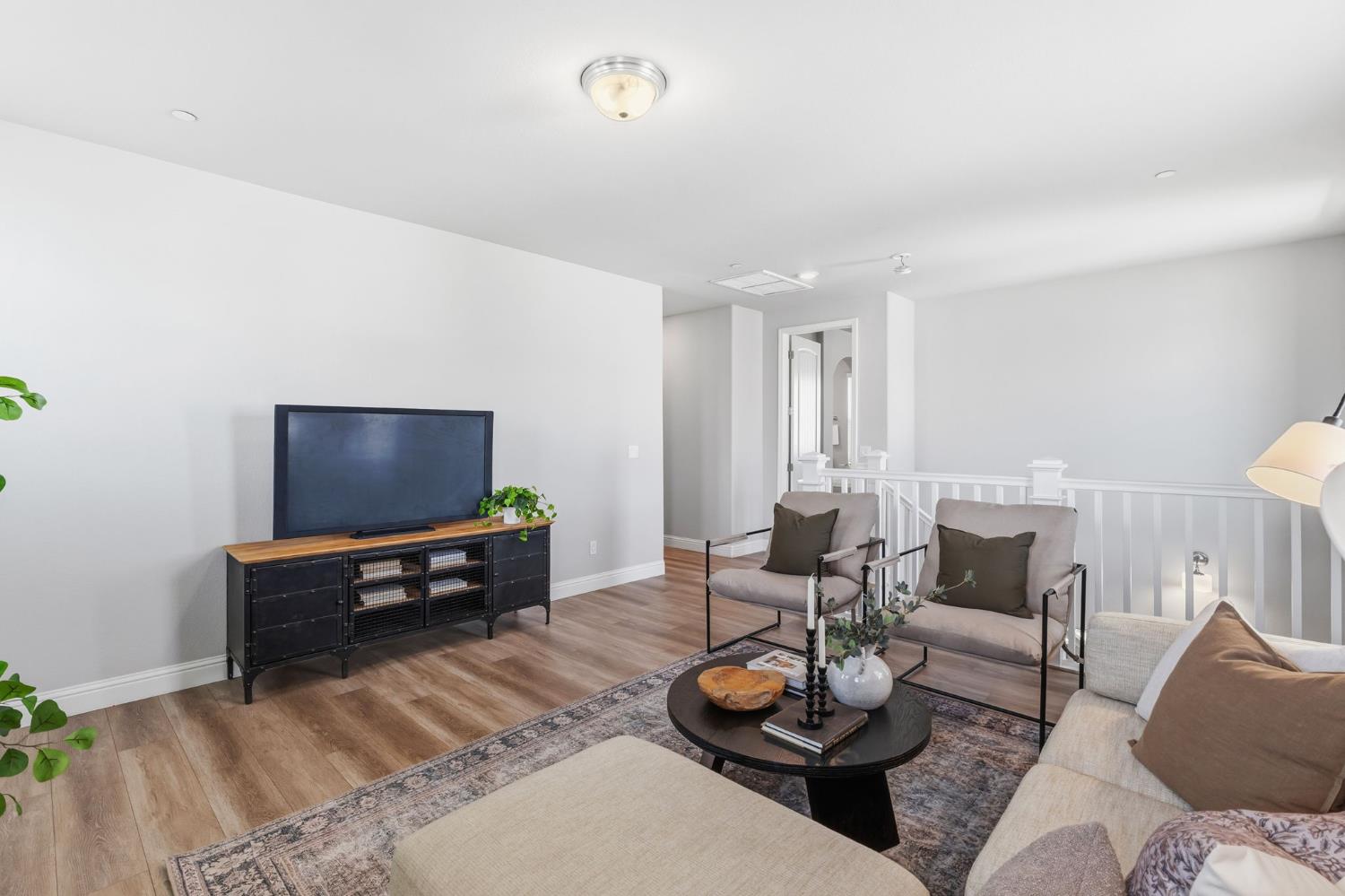 1257 E Via Ulivo, Fresno, CA 93730