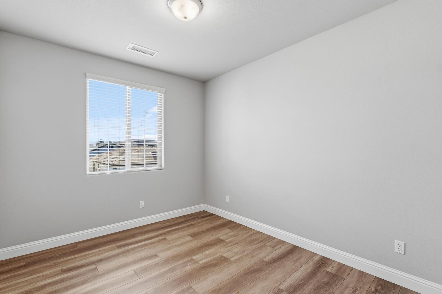 1257 E Via Ulivo, Fresno, CA 93730