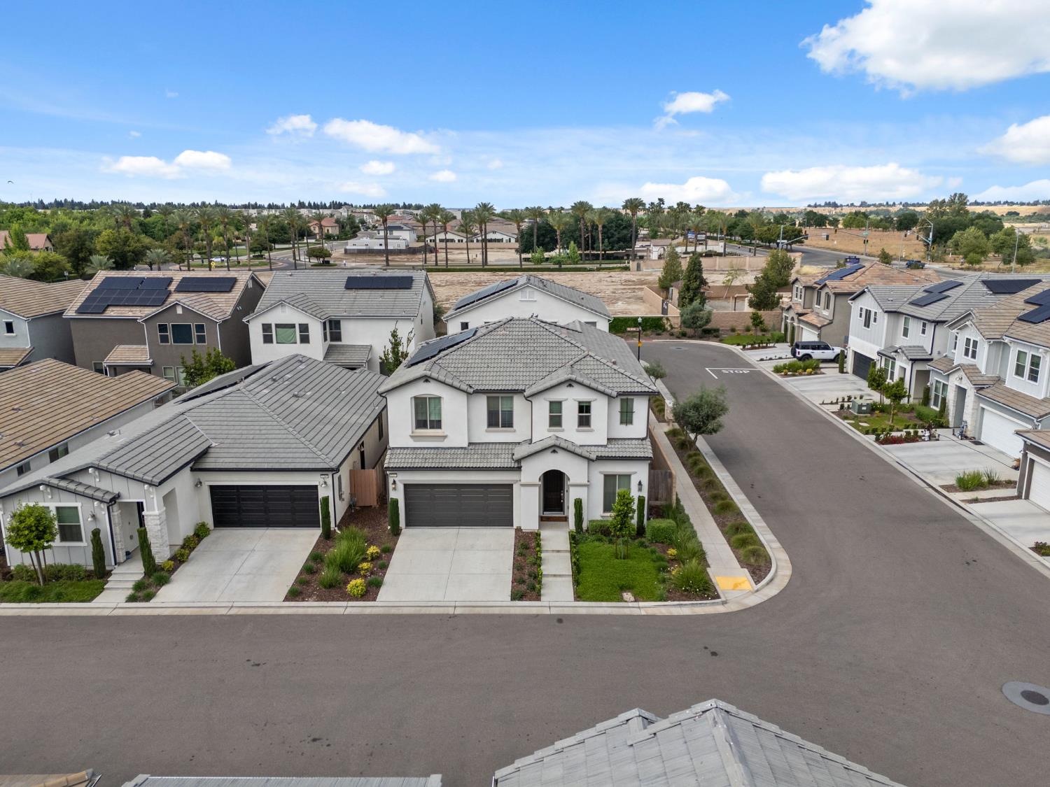 1257 E Via Ulivo, Fresno, CA 93730