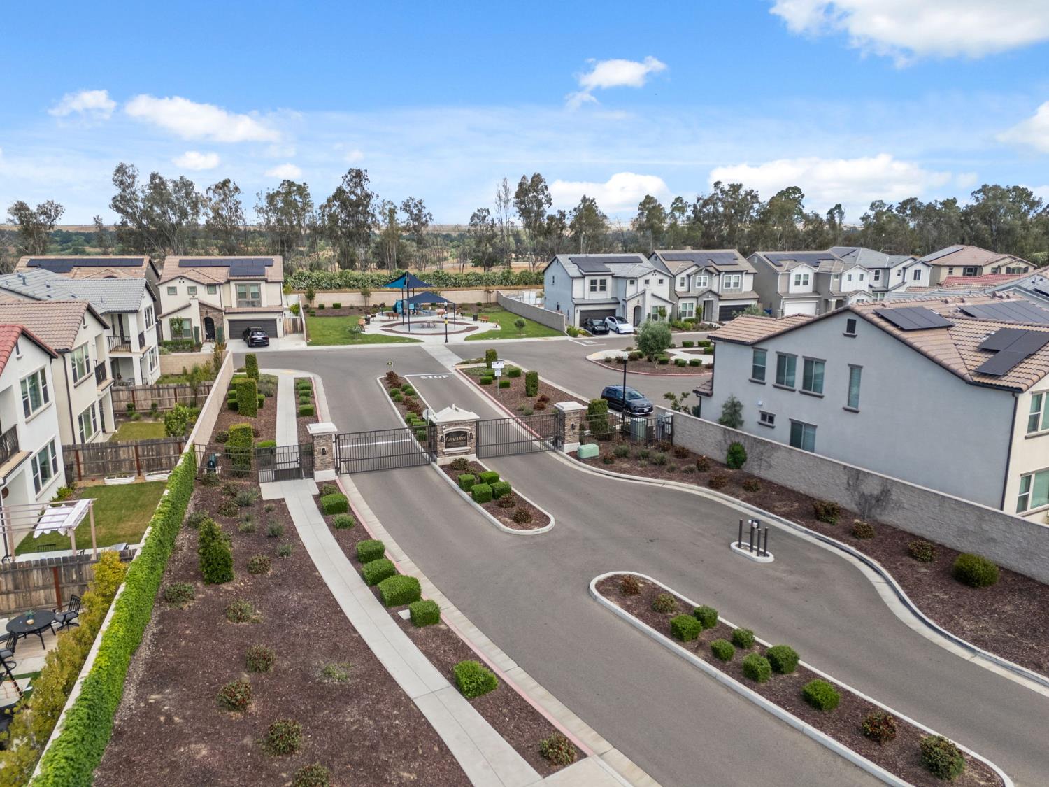 1257 E Via Ulivo, Fresno, CA 93730