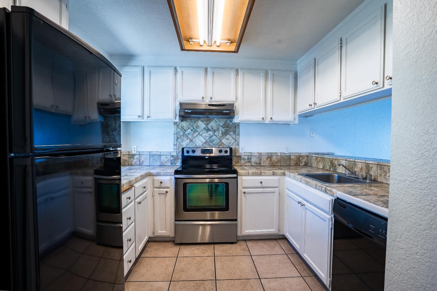 4885 N Backer Ave #128, Fresno, CA 93726