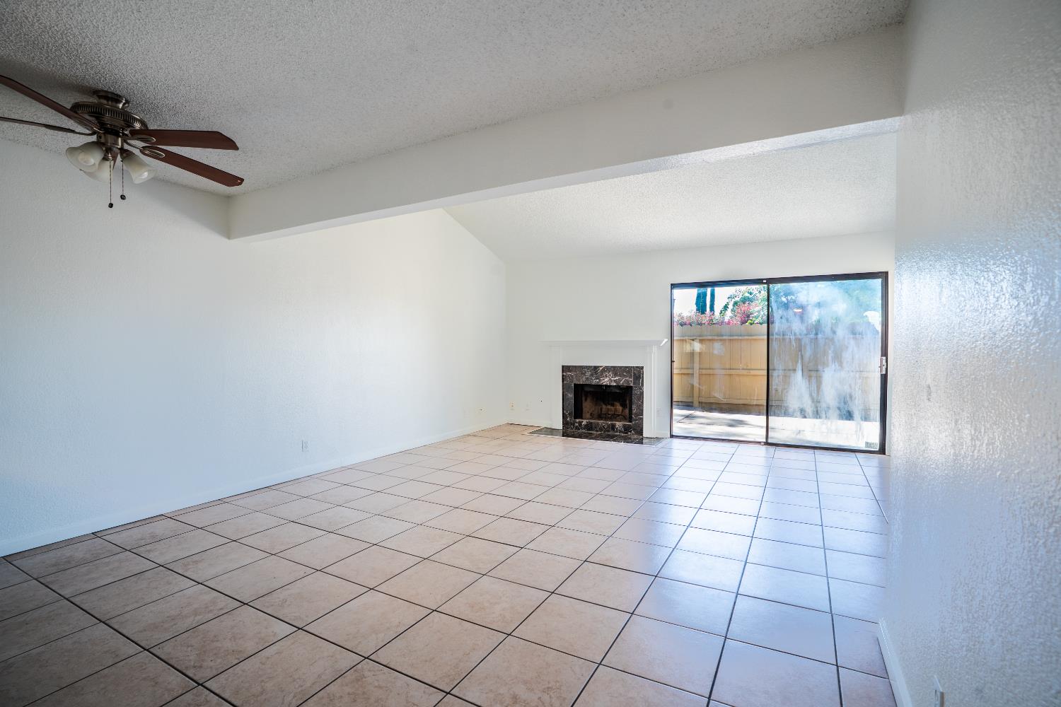 4885 N Backer Ave #128, Fresno, CA 93726