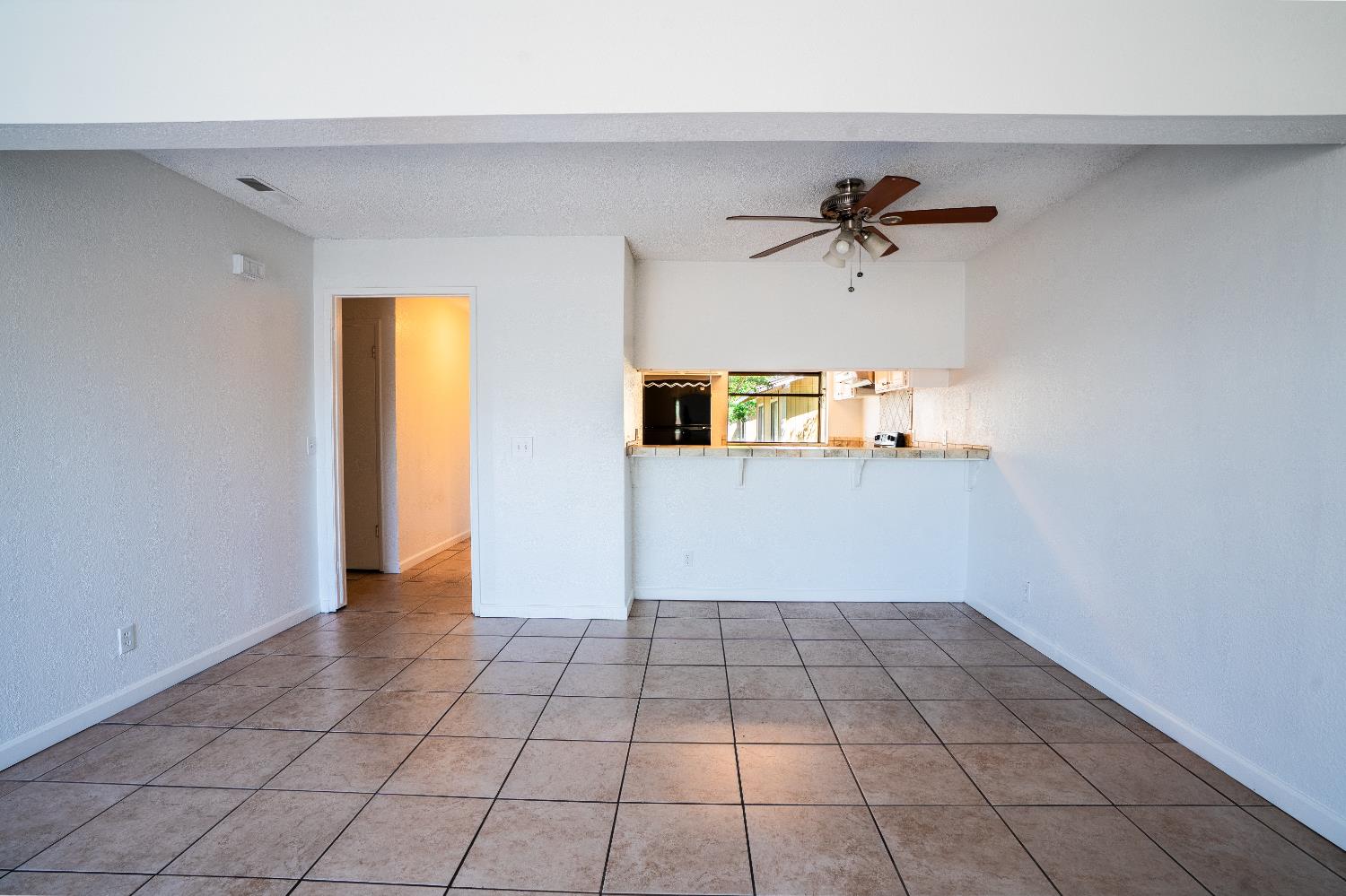 4885 N Backer Ave #128, Fresno, CA 93726