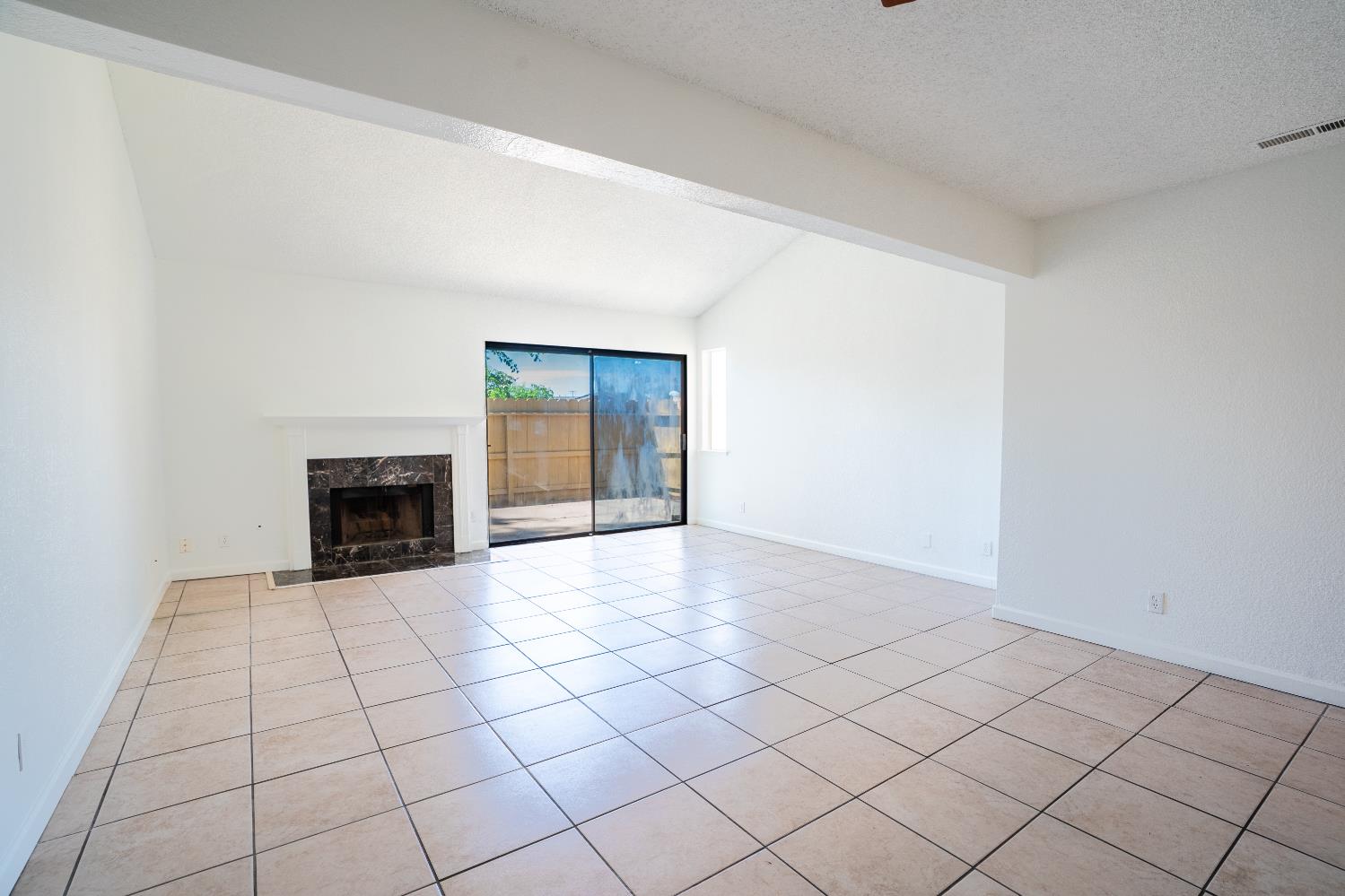 4885 N Backer Ave #128, Fresno, CA 93726