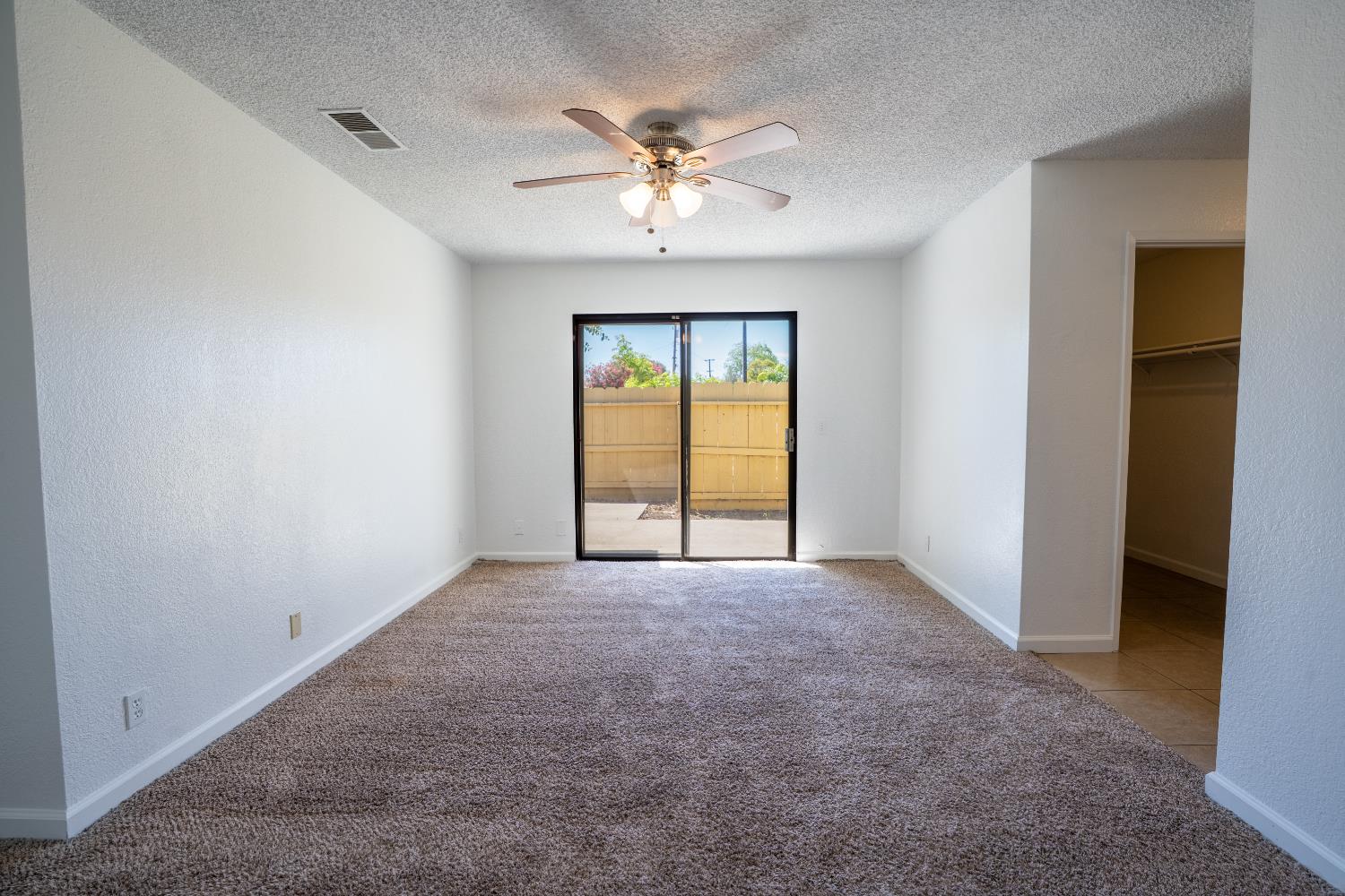 4885 N Backer Ave #128, Fresno, CA 93726