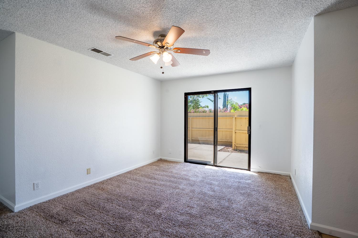 4885 N Backer Ave #128, Fresno, CA 93726