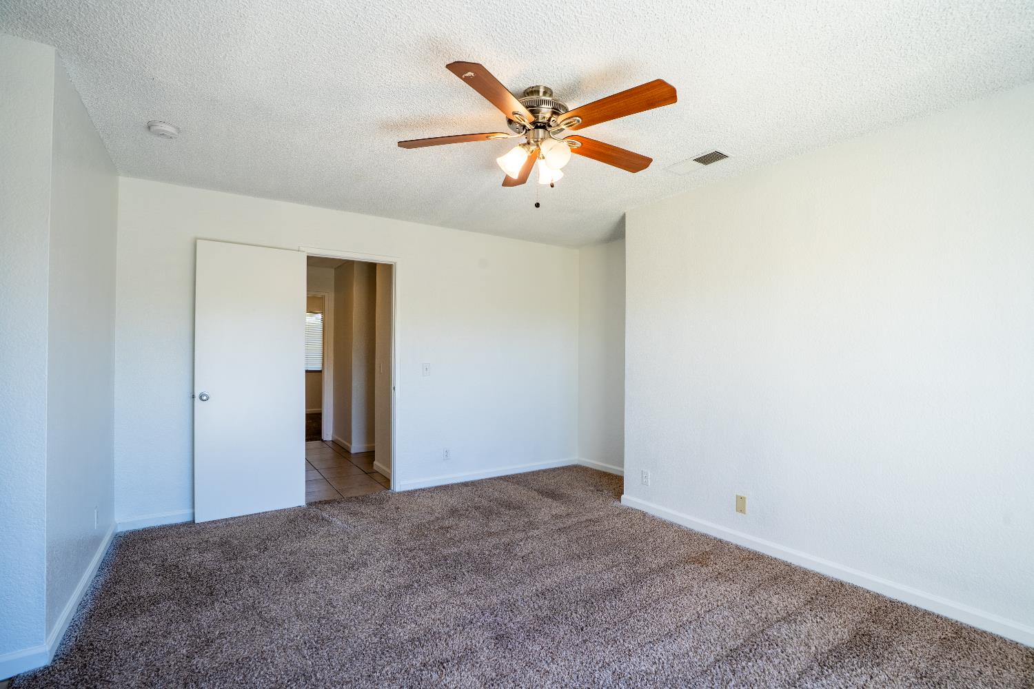 4885 N Backer Ave #128, Fresno, CA 93726