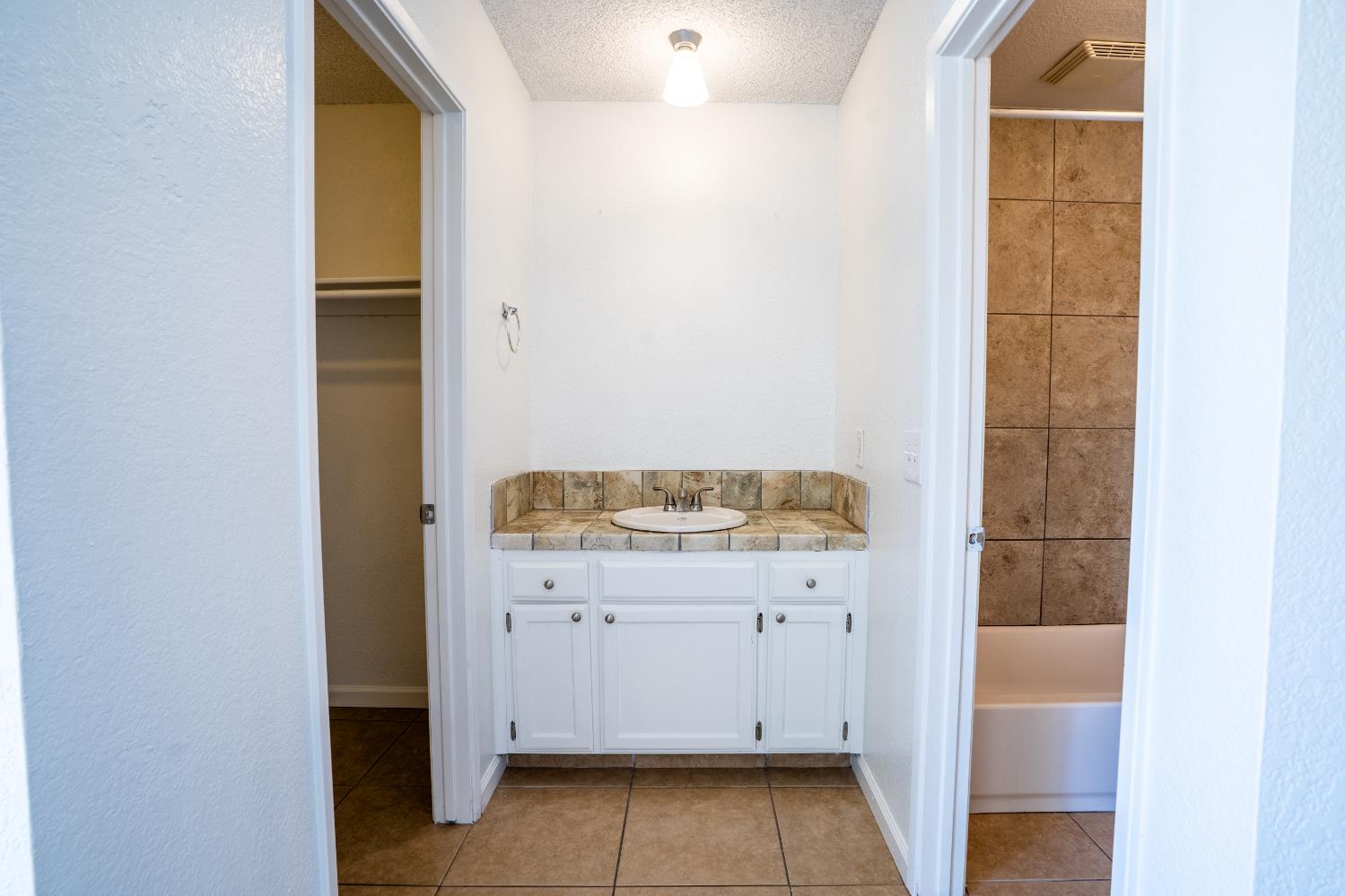 4885 N Backer Ave #128, Fresno, CA 93726