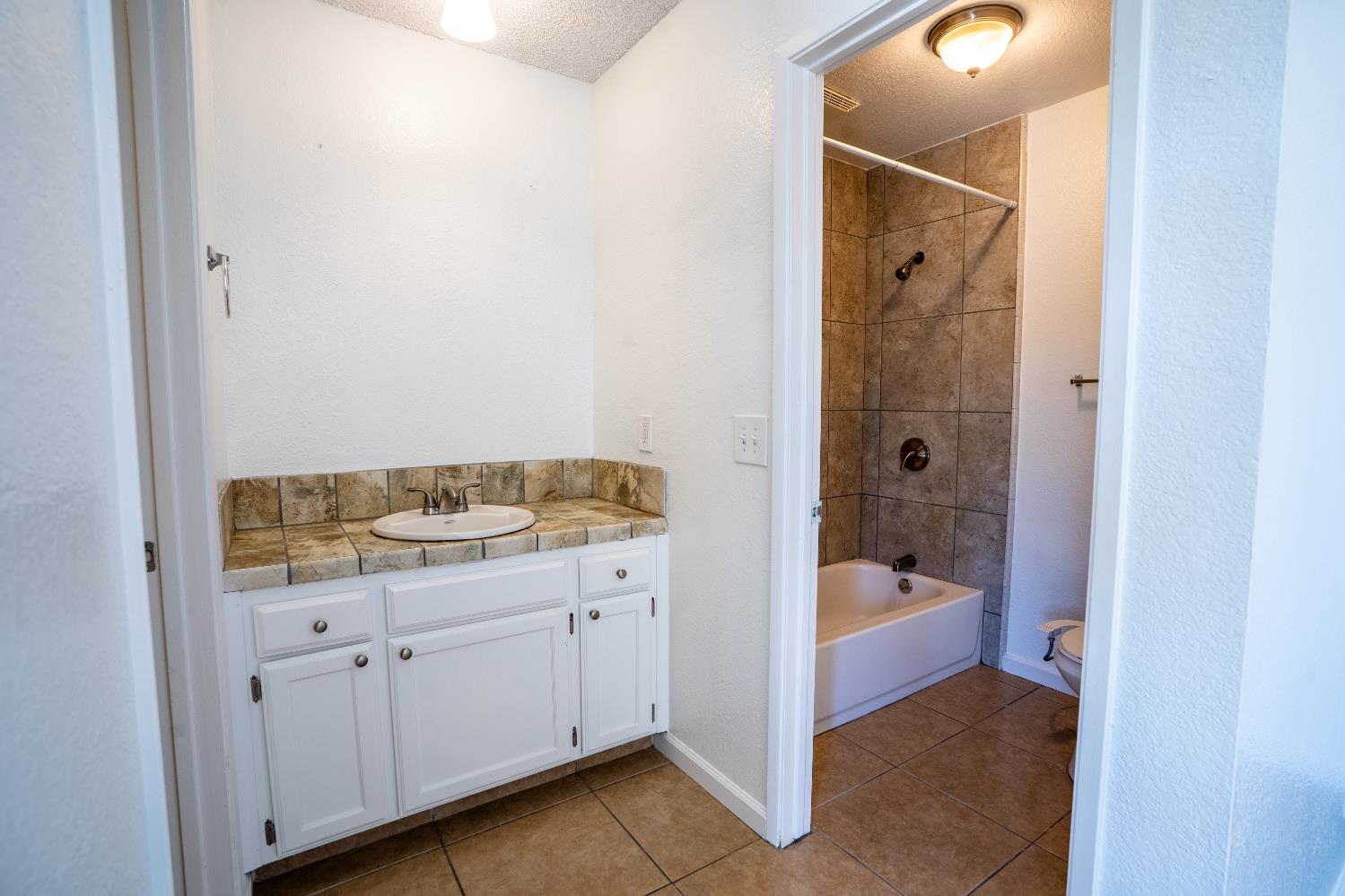 4885 N Backer Ave #128, Fresno, CA 93726