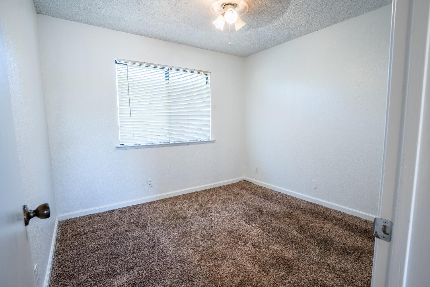 4885 N Backer Ave #128, Fresno, CA 93726