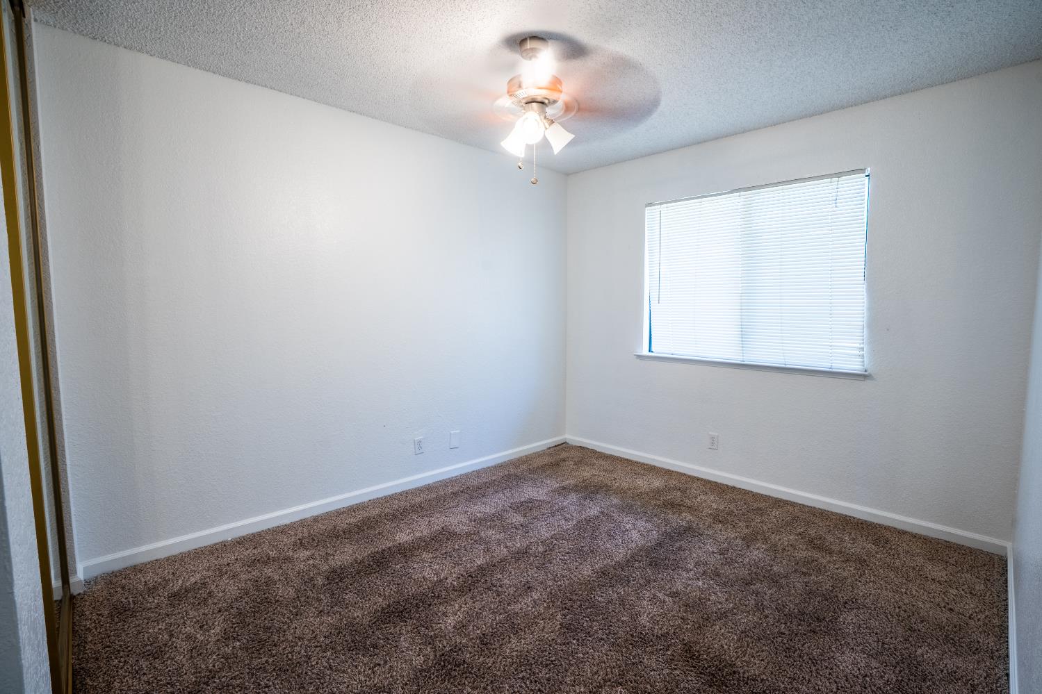 4885 N Backer Ave #128, Fresno, CA 93726