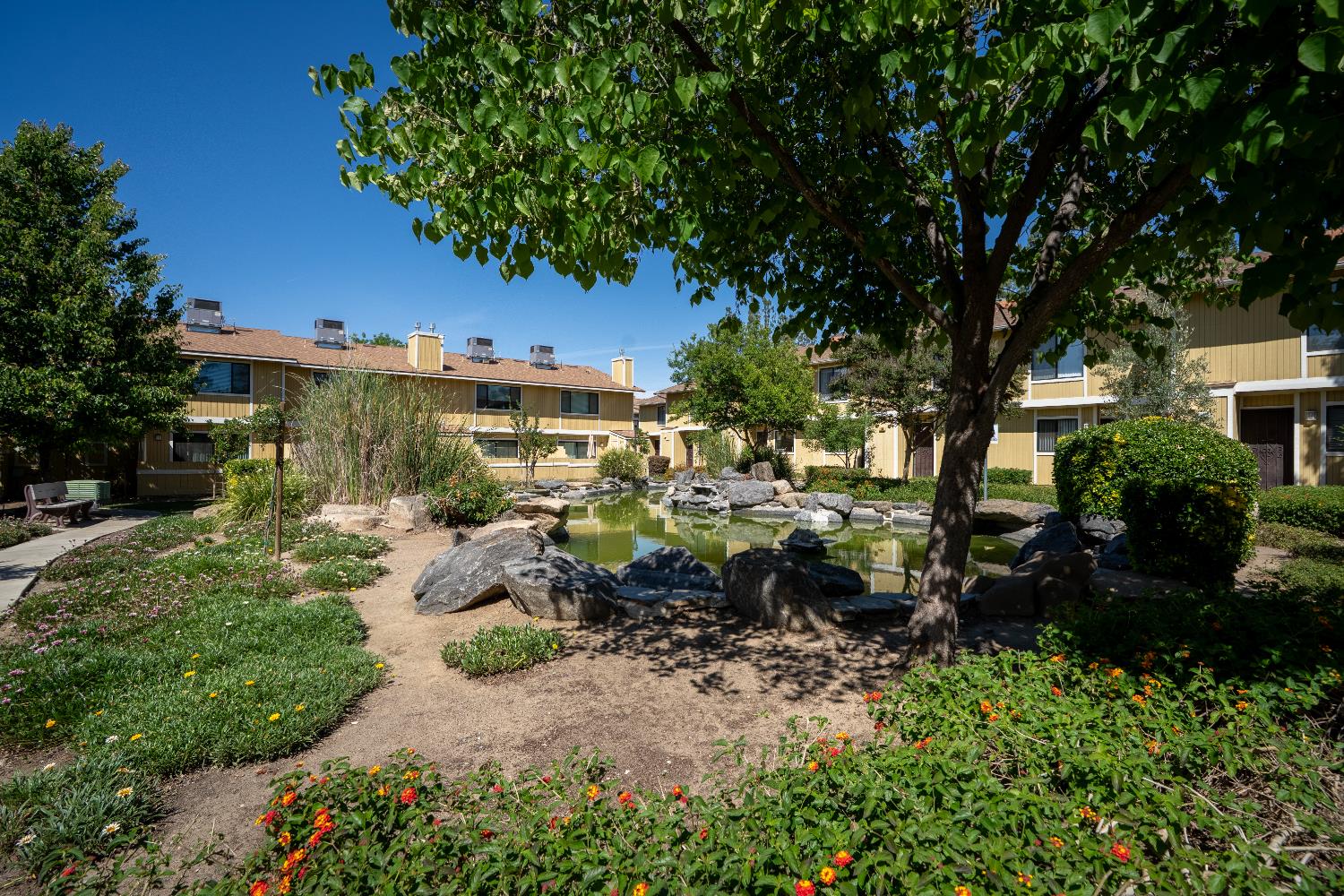 4885 N Backer Ave #128, Fresno, CA 93726