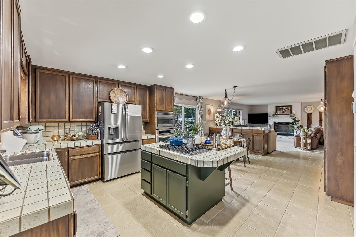 2133 S 10th, Los Banos, CA 93636