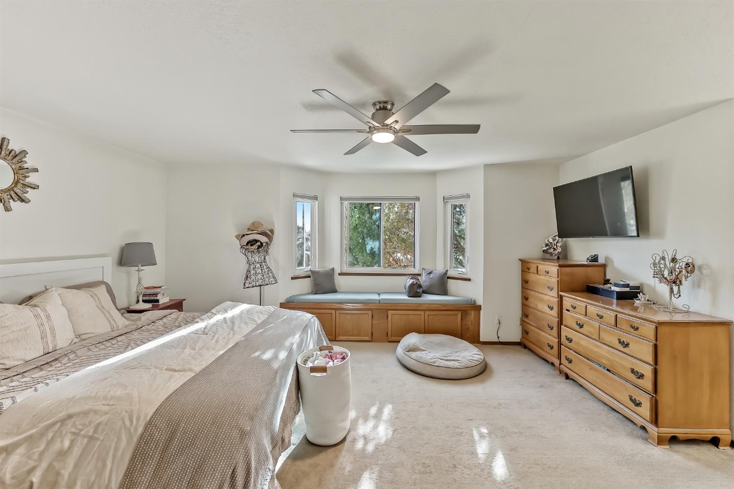 2133 S 10th, Los Banos, CA 93636