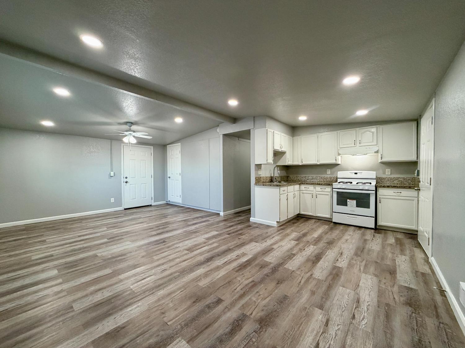 221 K St, Sanger, CA 93657