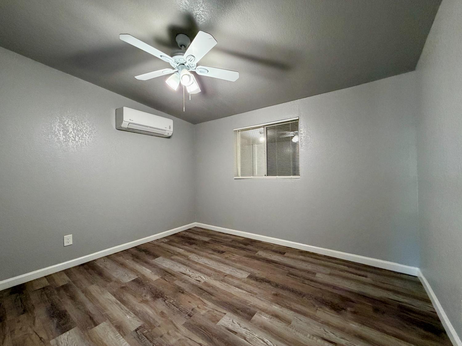 221 K St, Sanger, CA 93657