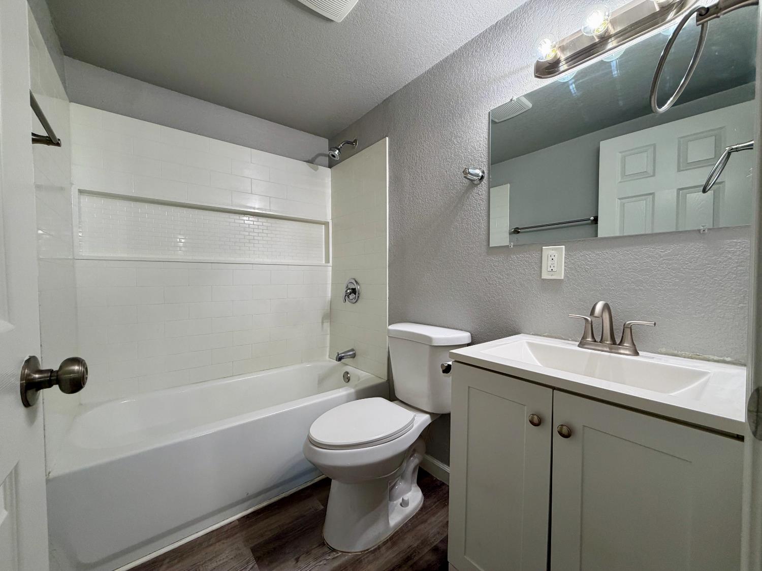 221 K St, Sanger, CA 93657