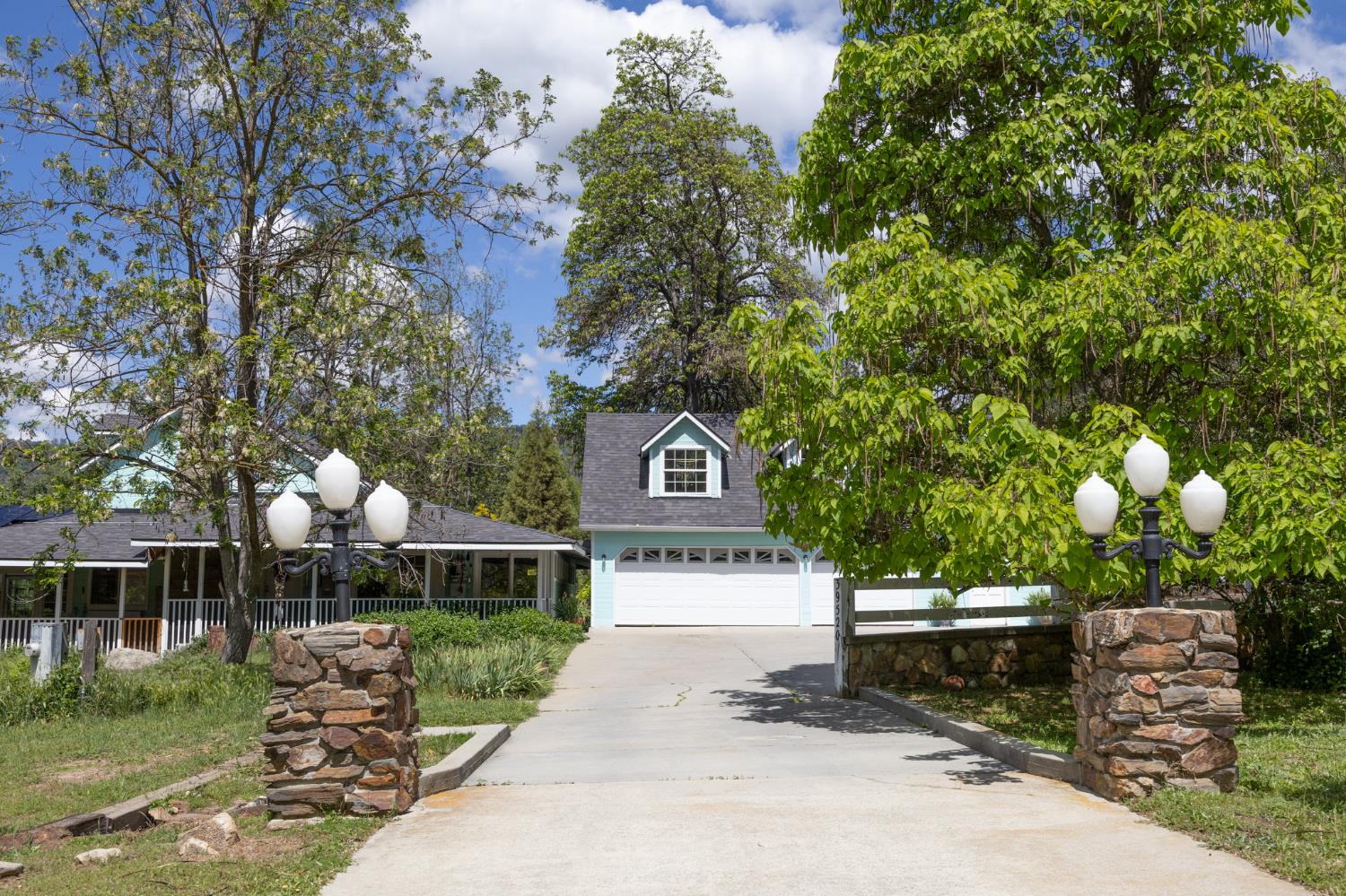 39520 Pierce Lake Dr, Oakhurst, CA 93644