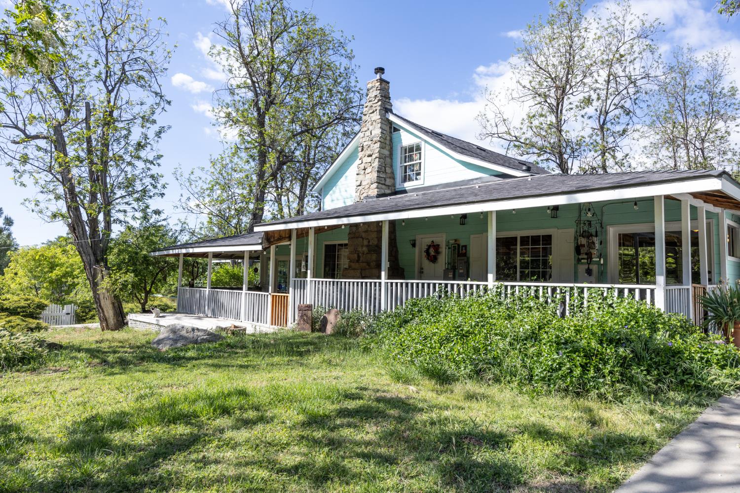 39520 Pierce Lake Dr, Oakhurst, CA 93644