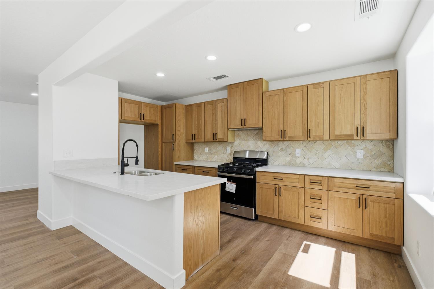 121 Orange Ave, Chowchilla, CA 93610