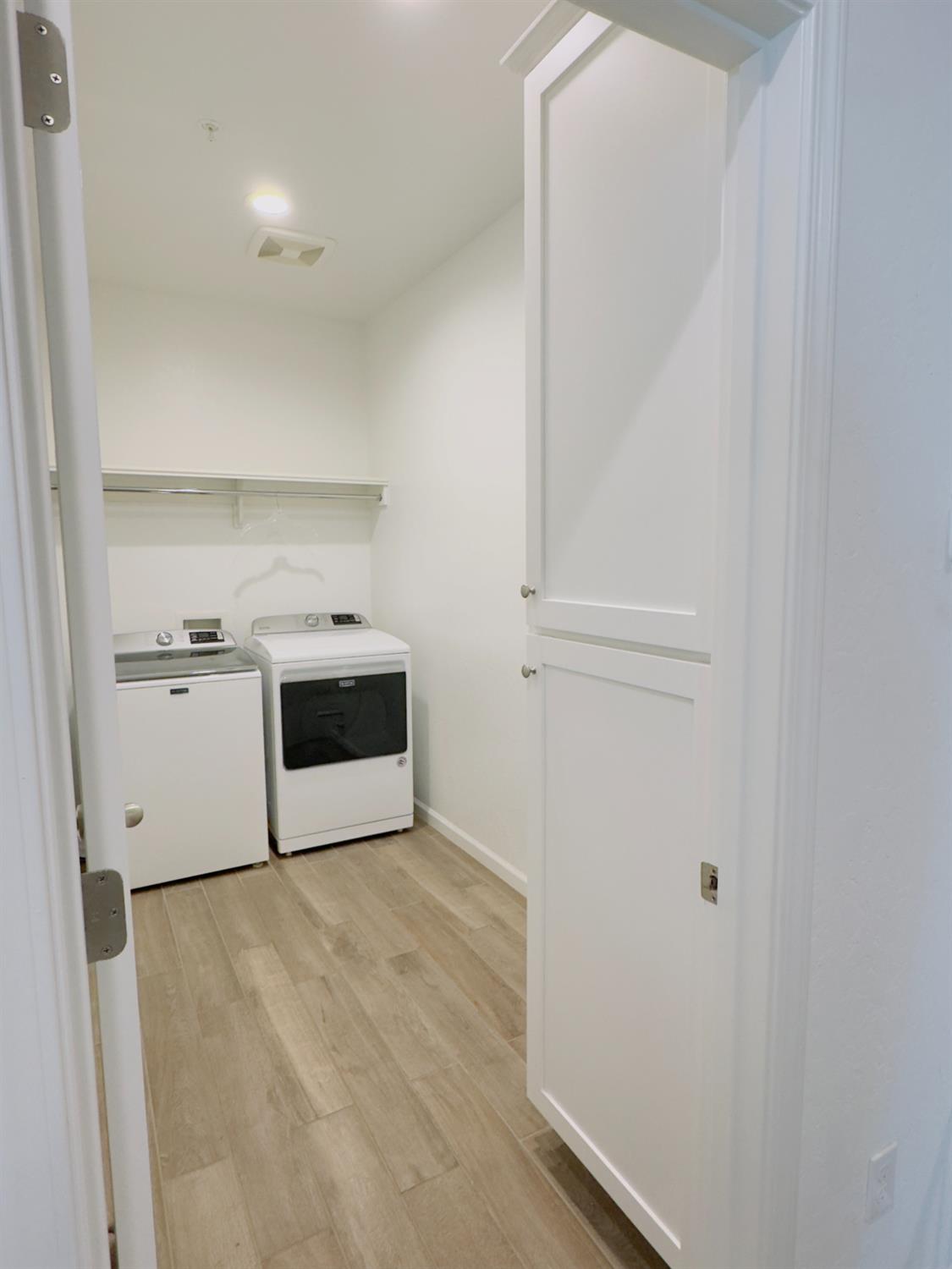 1620 W Porter Ave, Visalia, CA 93291