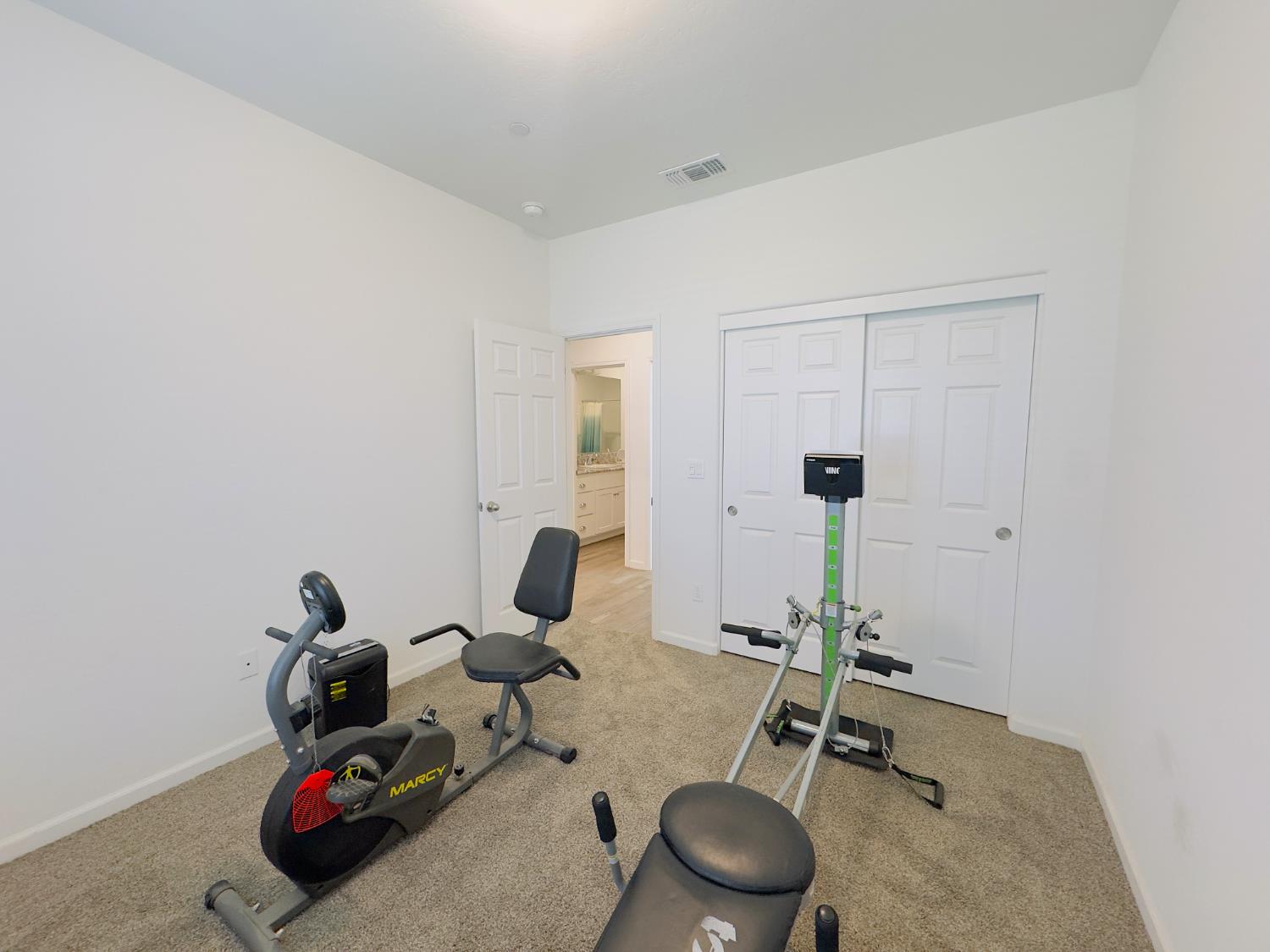 1620 W Porter Ave, Visalia, CA 93291