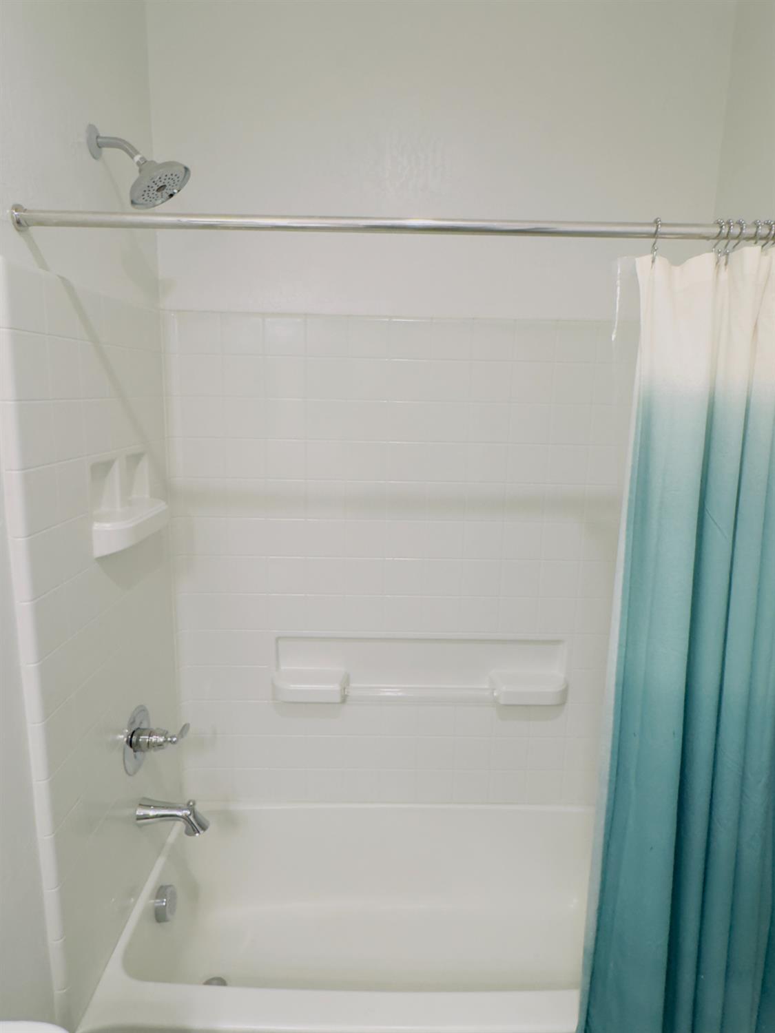 1620 W Porter Ave, Visalia, CA 93291