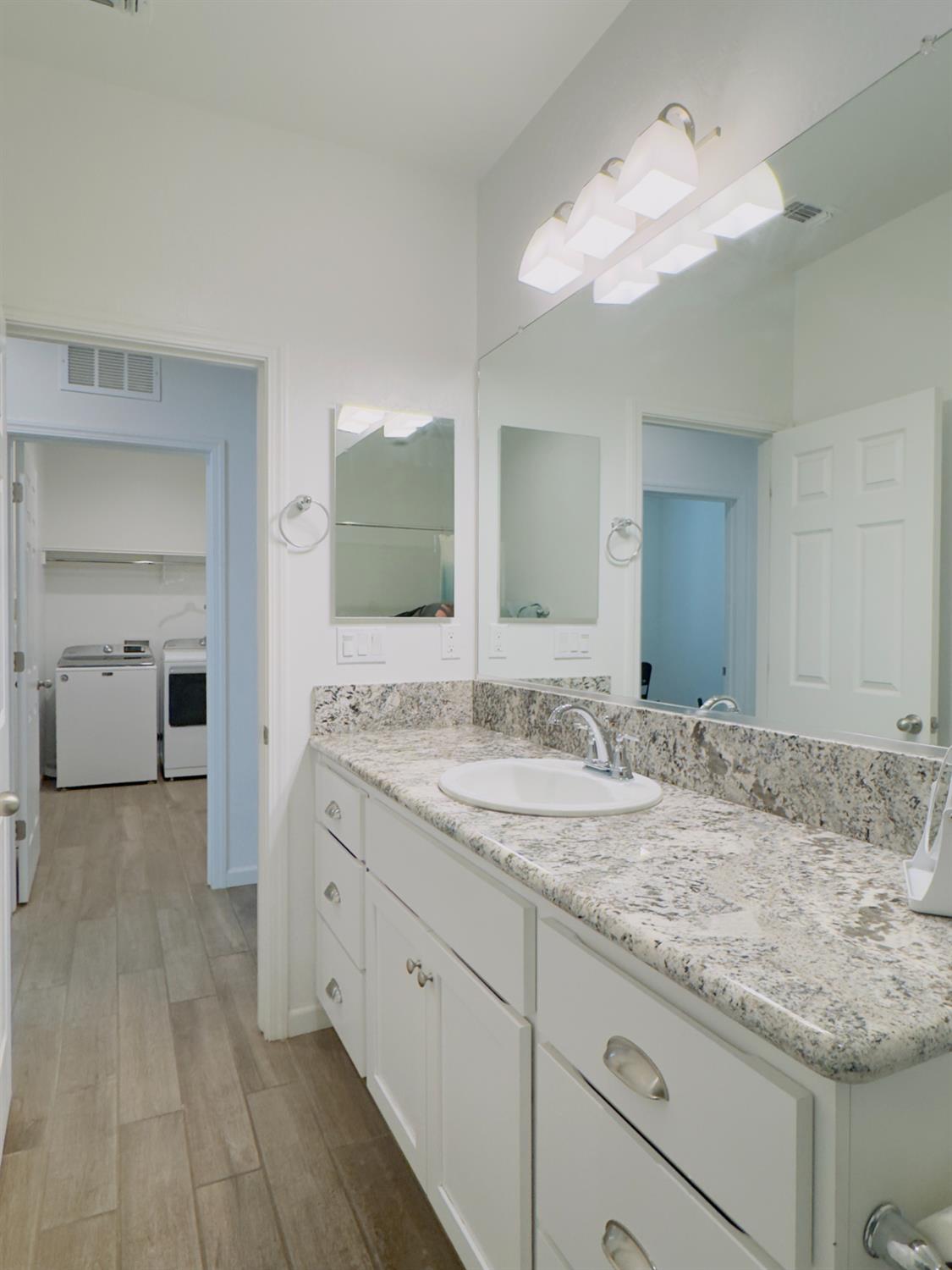 1620 W Porter Ave, Visalia, CA 93291