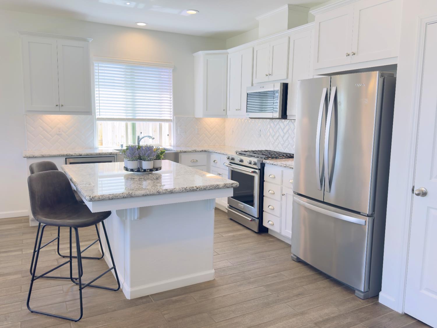 1620 W Porter Ave, Visalia, CA 93291