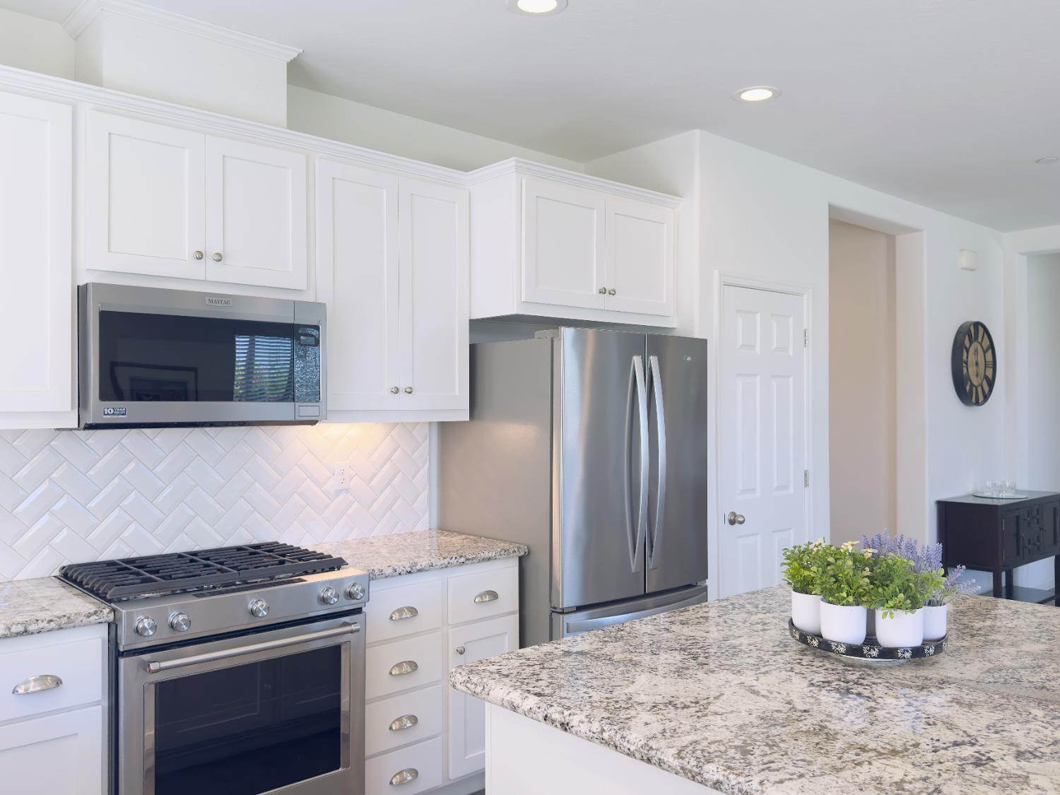 1620 W Porter Ave, Visalia, CA 93291