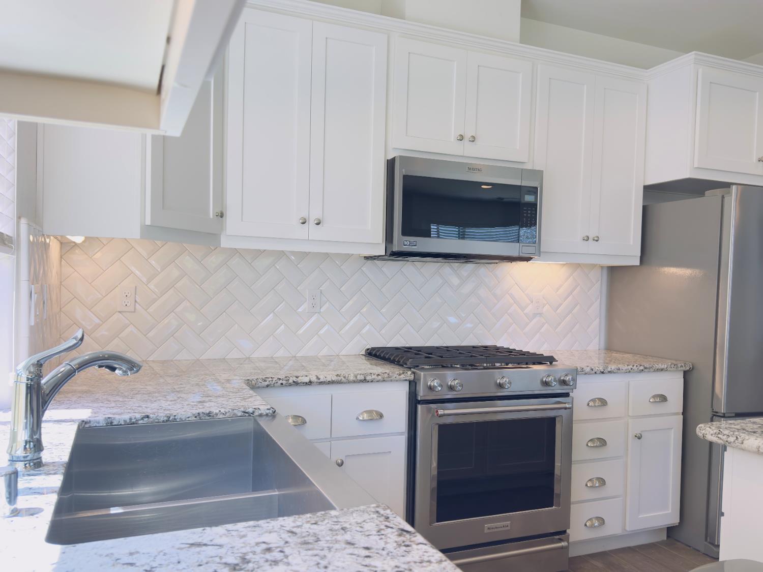 1620 W Porter Ave, Visalia, CA 93291