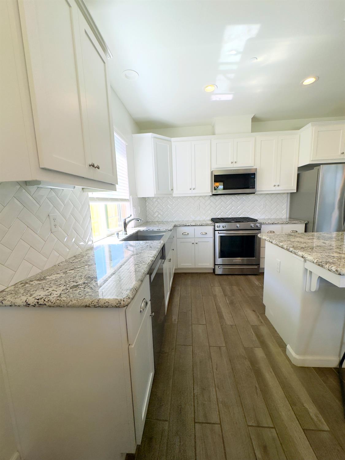 1620 W Porter Ave, Visalia, CA 93291