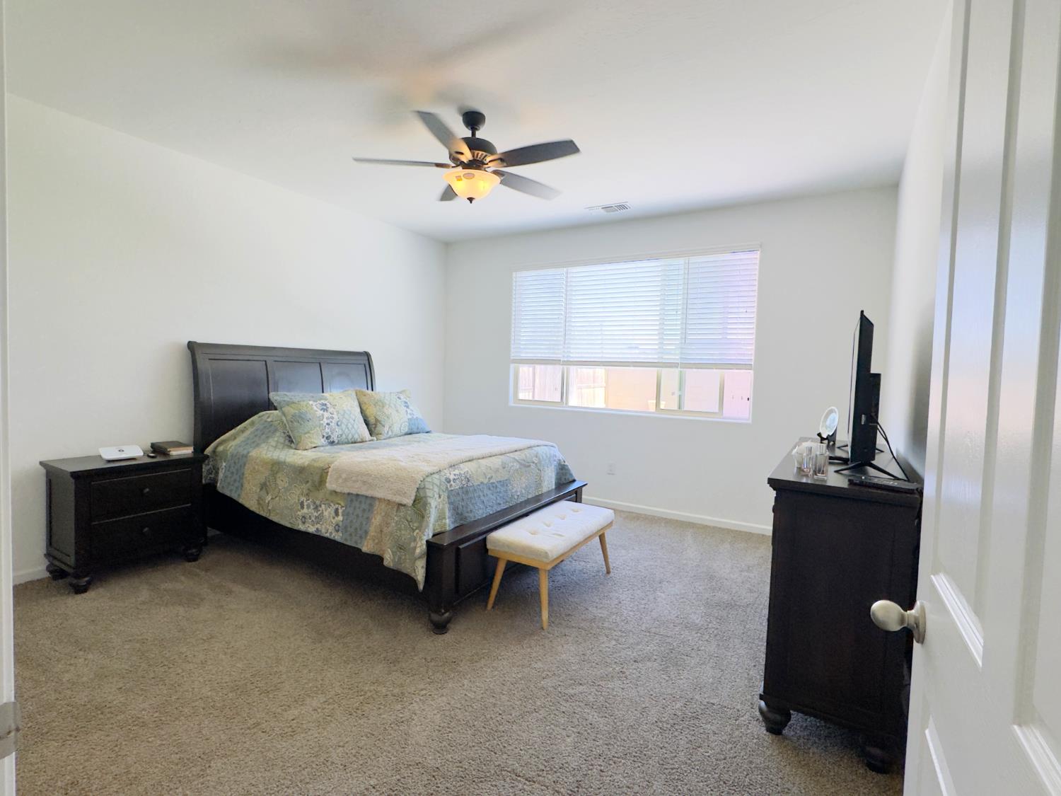 1620 W Porter Ave, Visalia, CA 93291