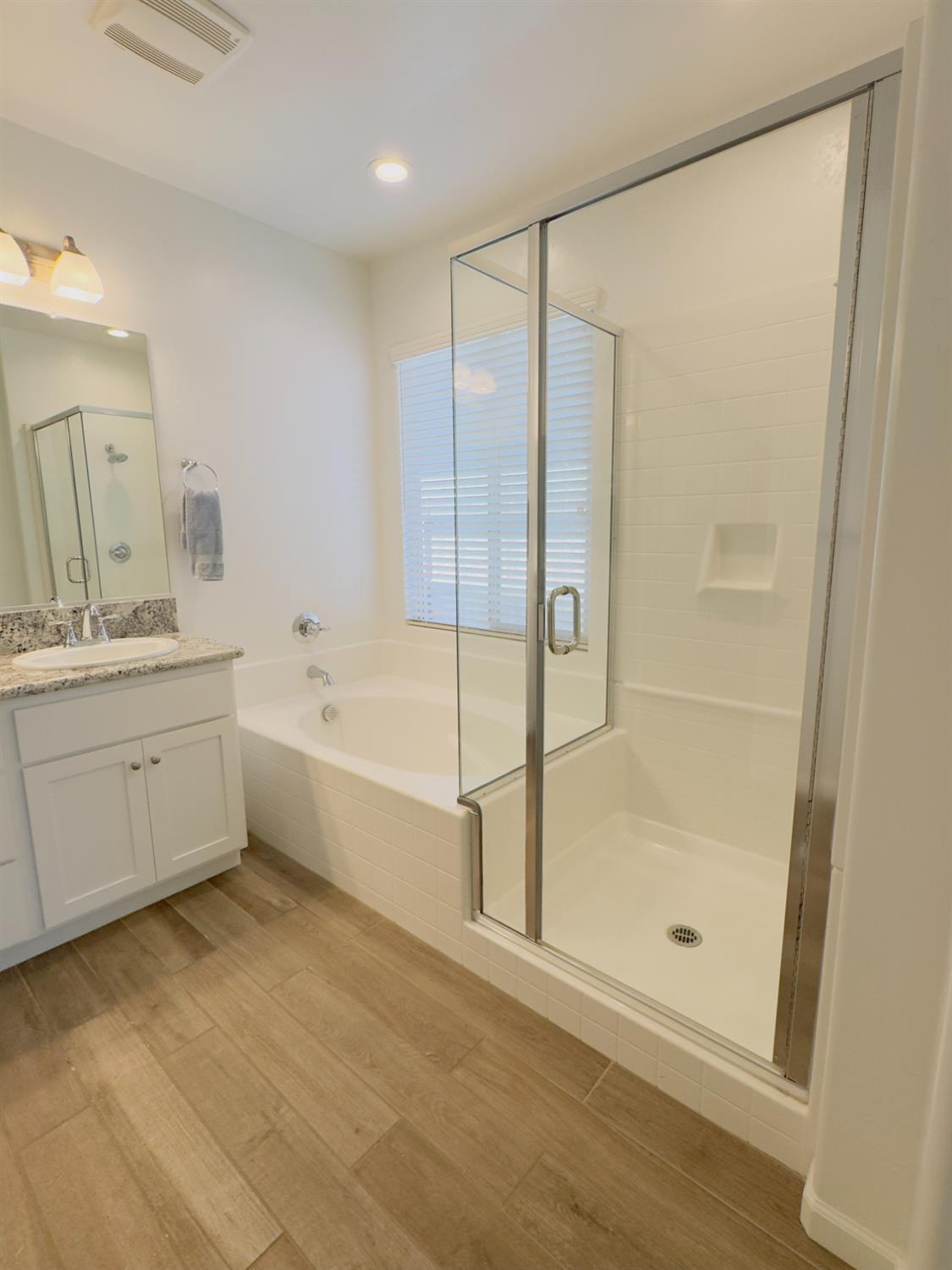 1620 W Porter Ave, Visalia, CA 93291