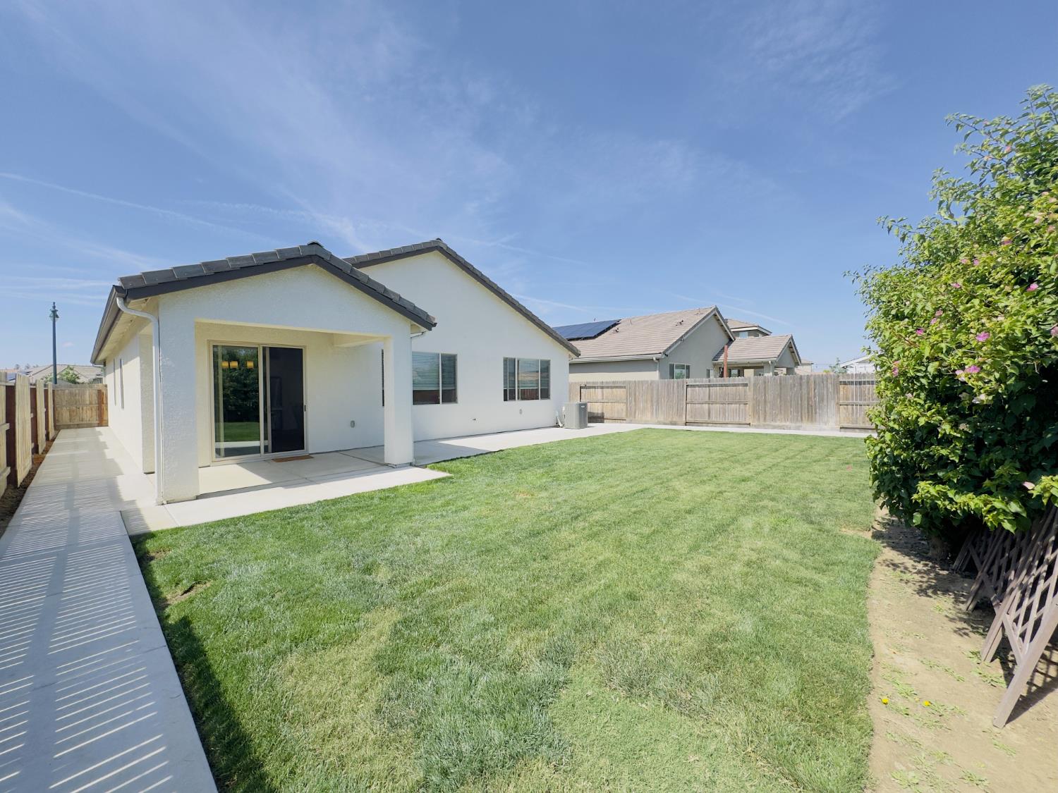 1620 W Porter Ave, Visalia, CA 93291