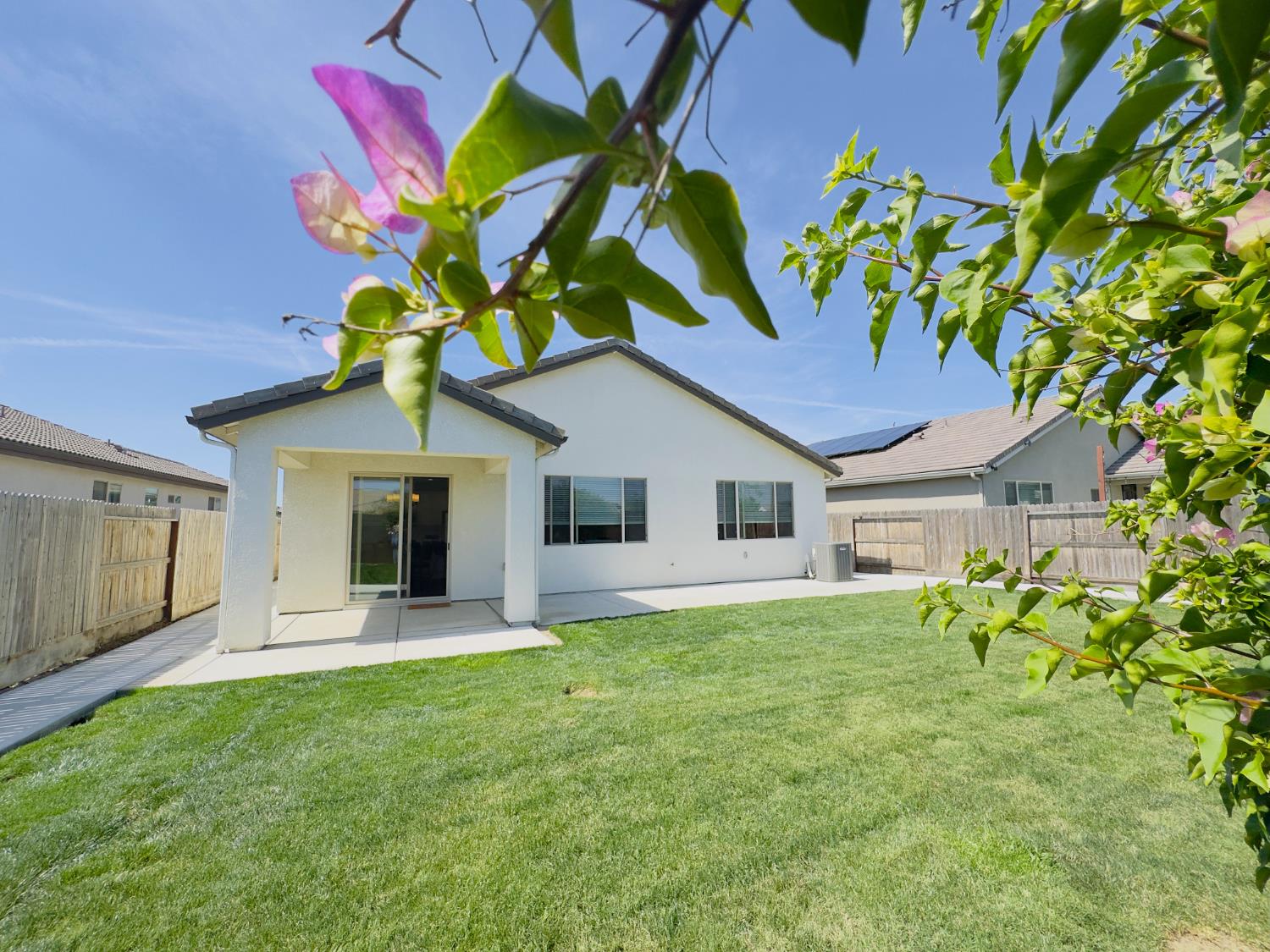 1620 W Porter Ave, Visalia, CA 93291