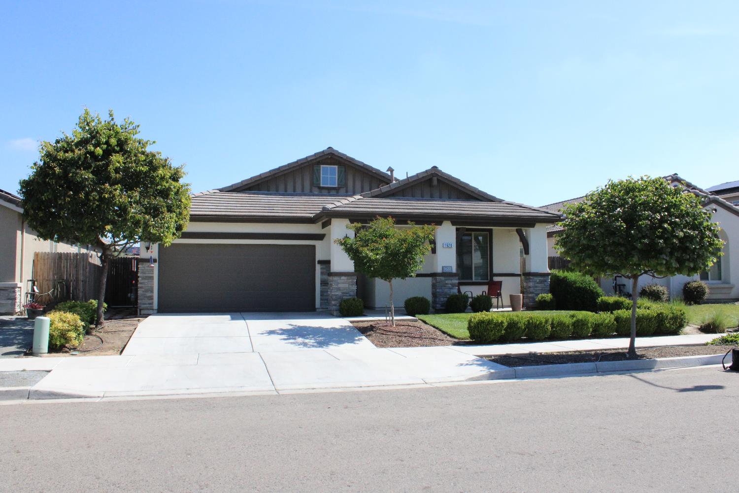 1620 W Porter Ave, Visalia, CA 93291