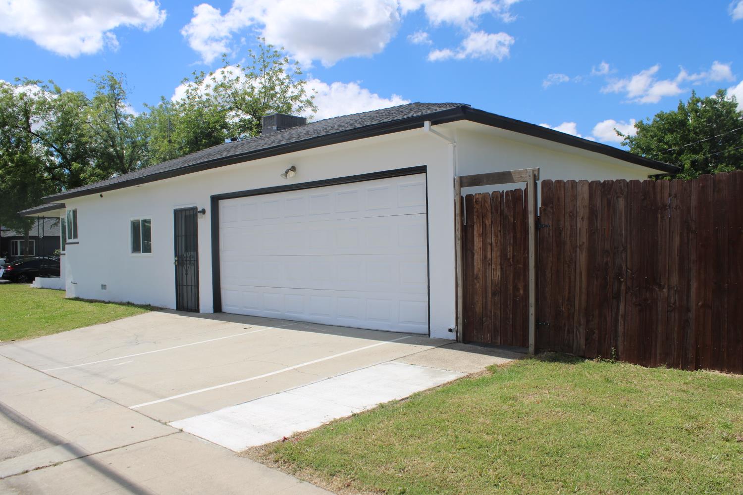 3645 E Cortland Ave, Fresno, CA 93726