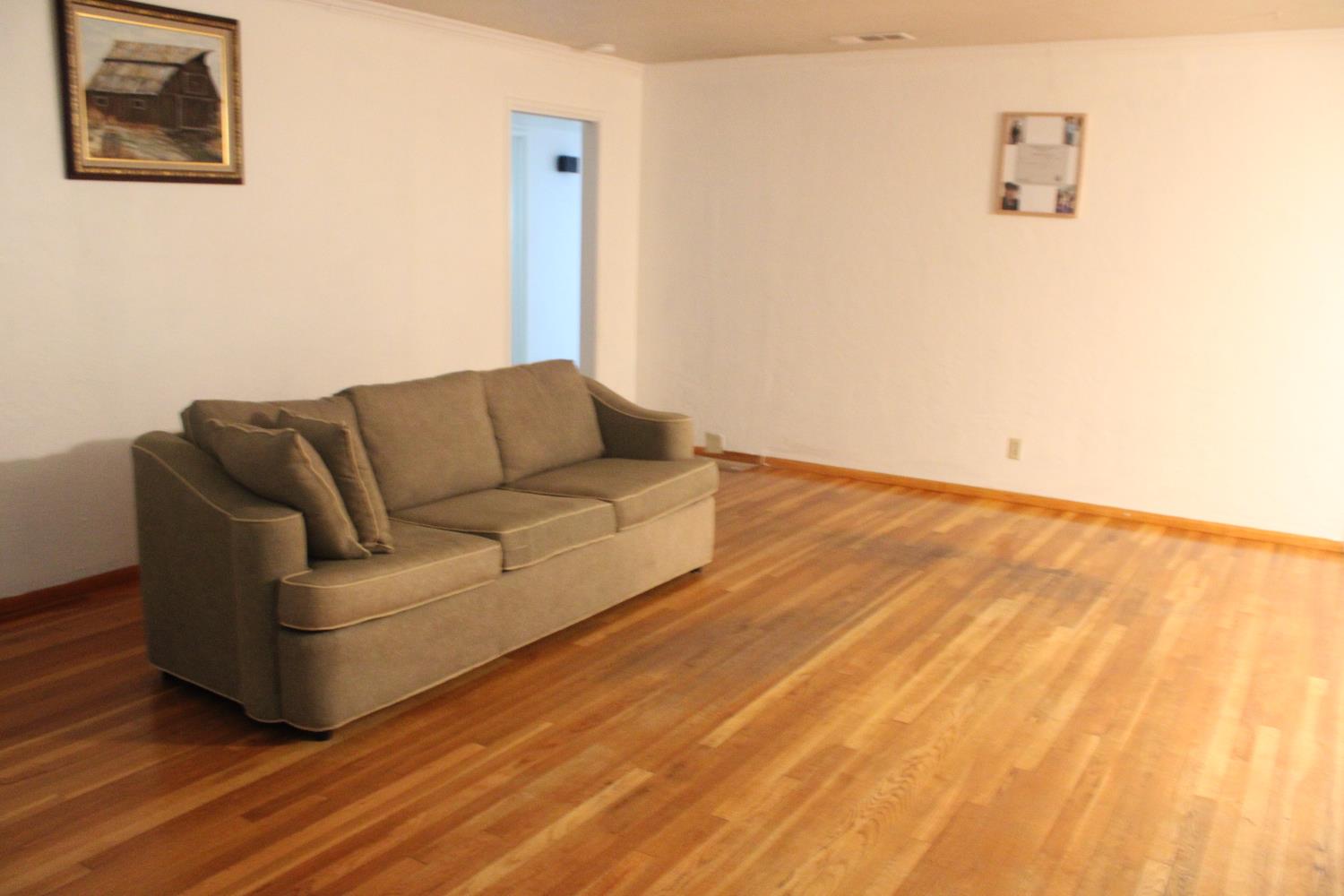 3645 E Cortland Ave, Fresno, CA 93726