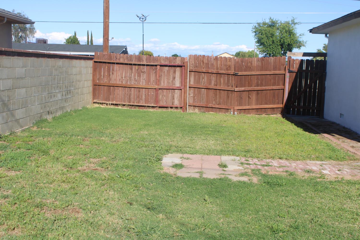3645 E Cortland Ave, Fresno, CA 93726